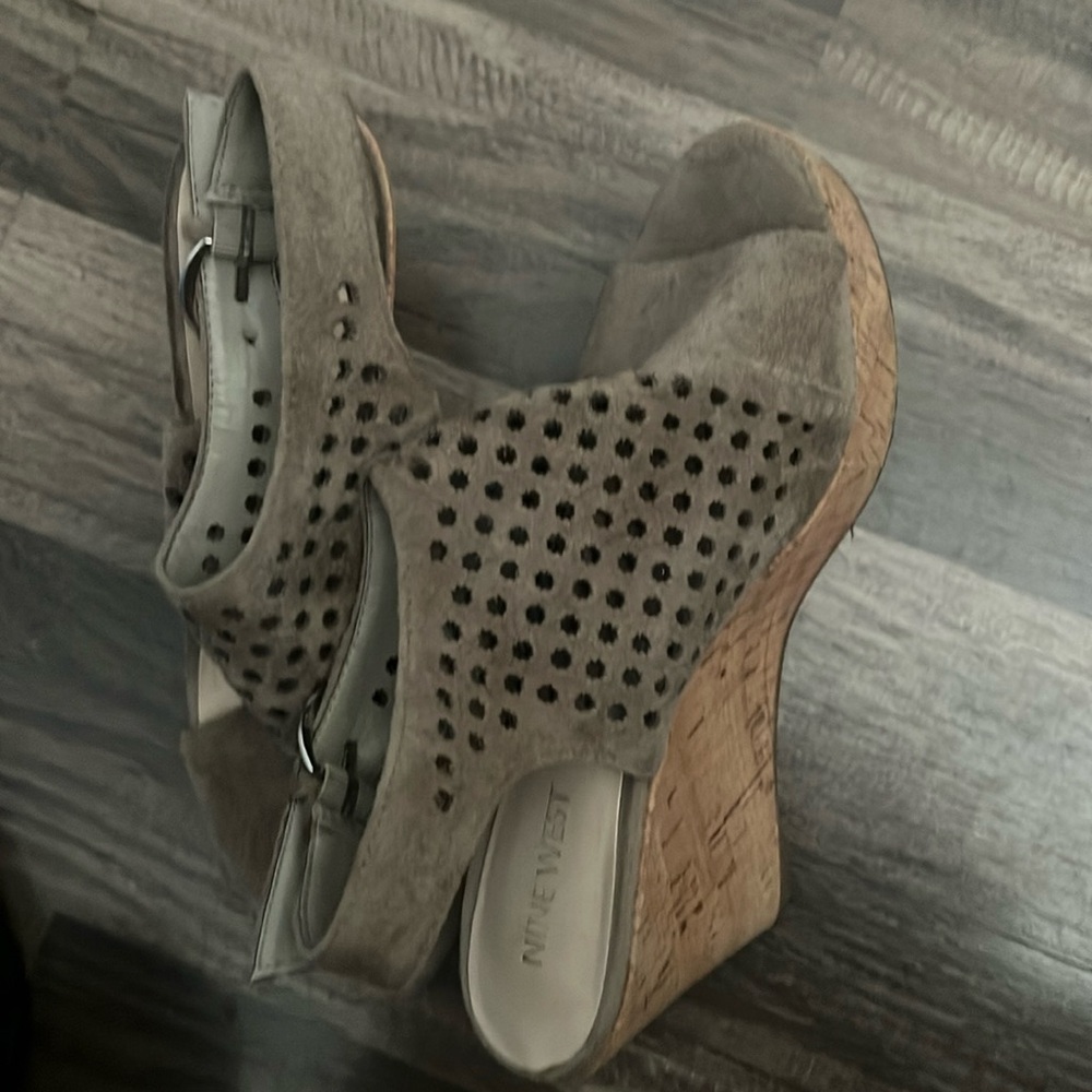 Nine West heeled wedge